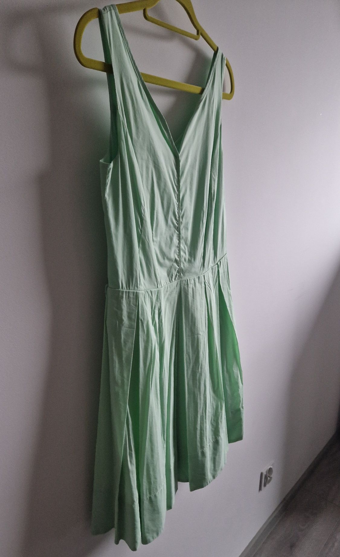 Miętowa sukienka Solar 38