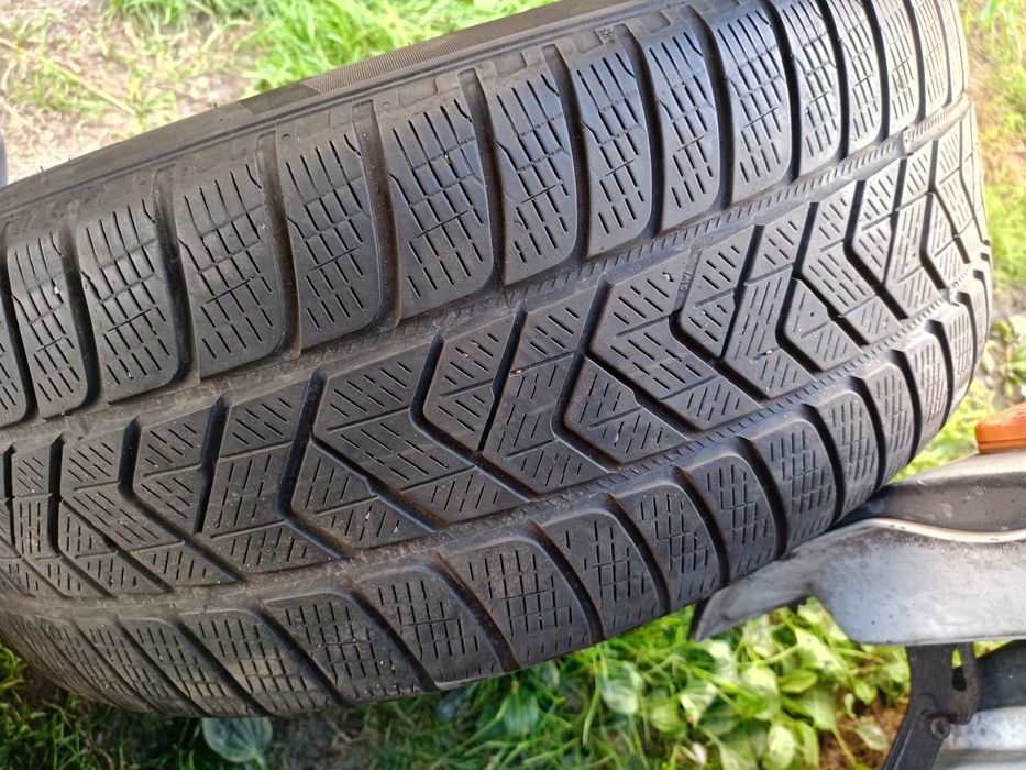 Koła 5x112 8Jx19H2 ET45 oryginał Audi Q4 etron + opony zima 235/55 R19
