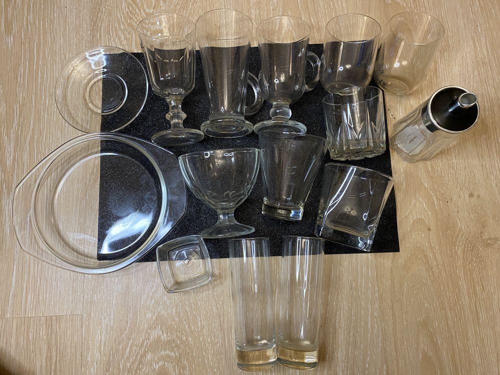 Набір різного скляного фірмового посуду бокали кришка склянки тарілки