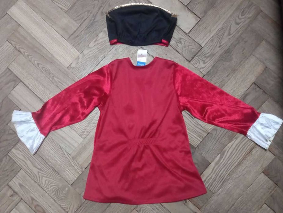 Продам камзол и шапку (на 6-7 лет)