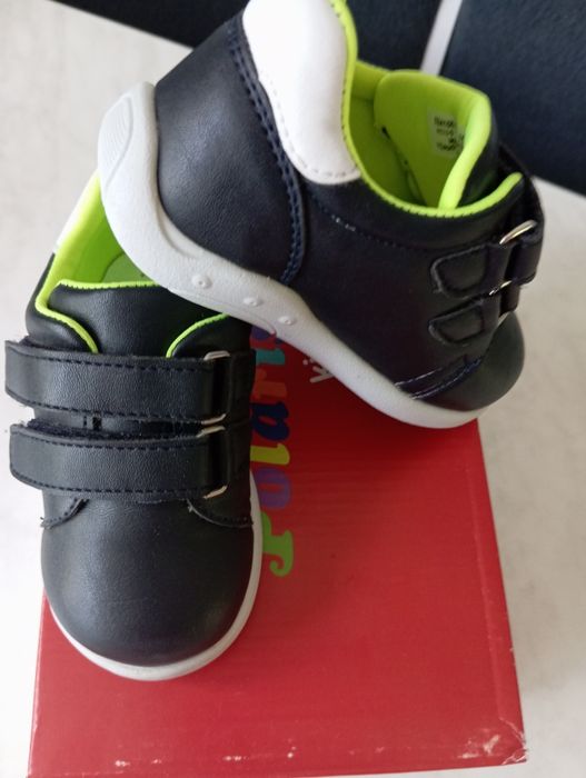 Ботинки кросівки туфлі чобітки 21 розмір