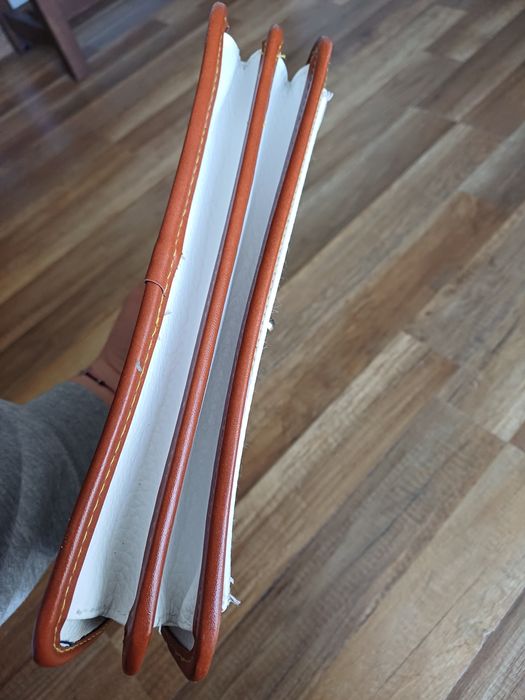 Torebka skórzana Dooney Bourke listonoszka kopertówka biała brązowa