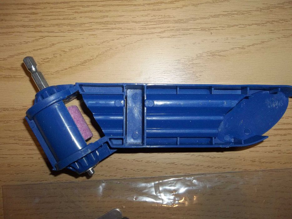 Приспособление  для заточки  сверл на дрель, шуруповерт.