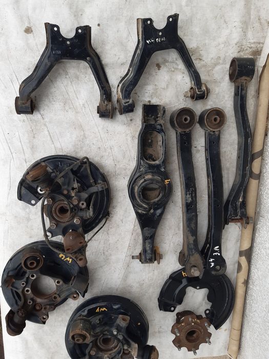 Цапфа Mitsubishi Paqero Wagon 4 3.0  поворотний кулак ричаг задній