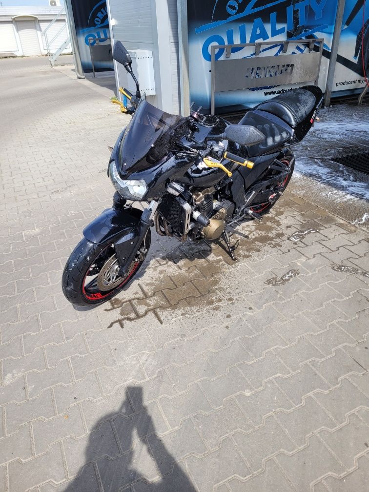 Kawasaki z750  rok 2.0.0.6