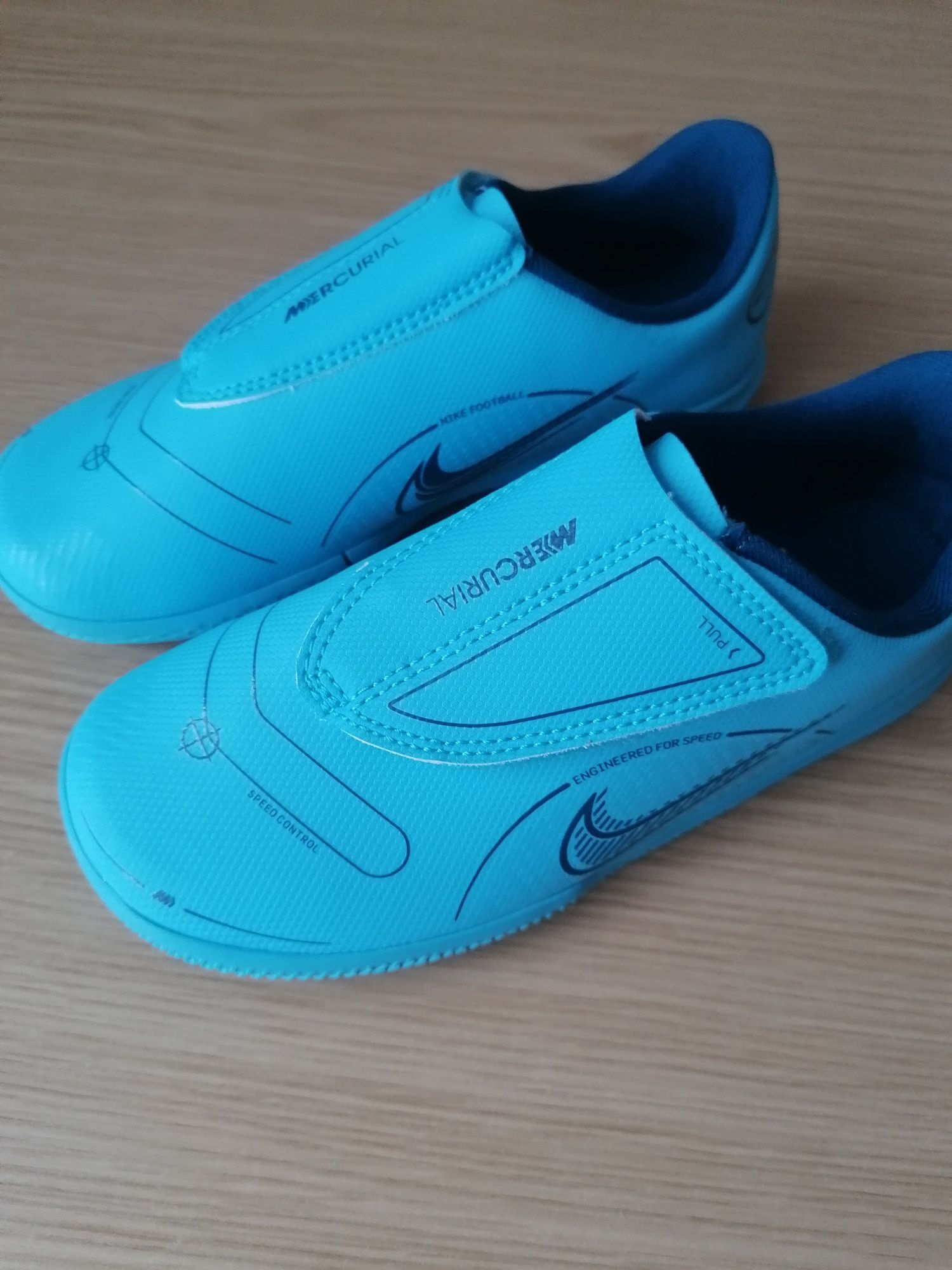 Buty piłkarskie Nike 31