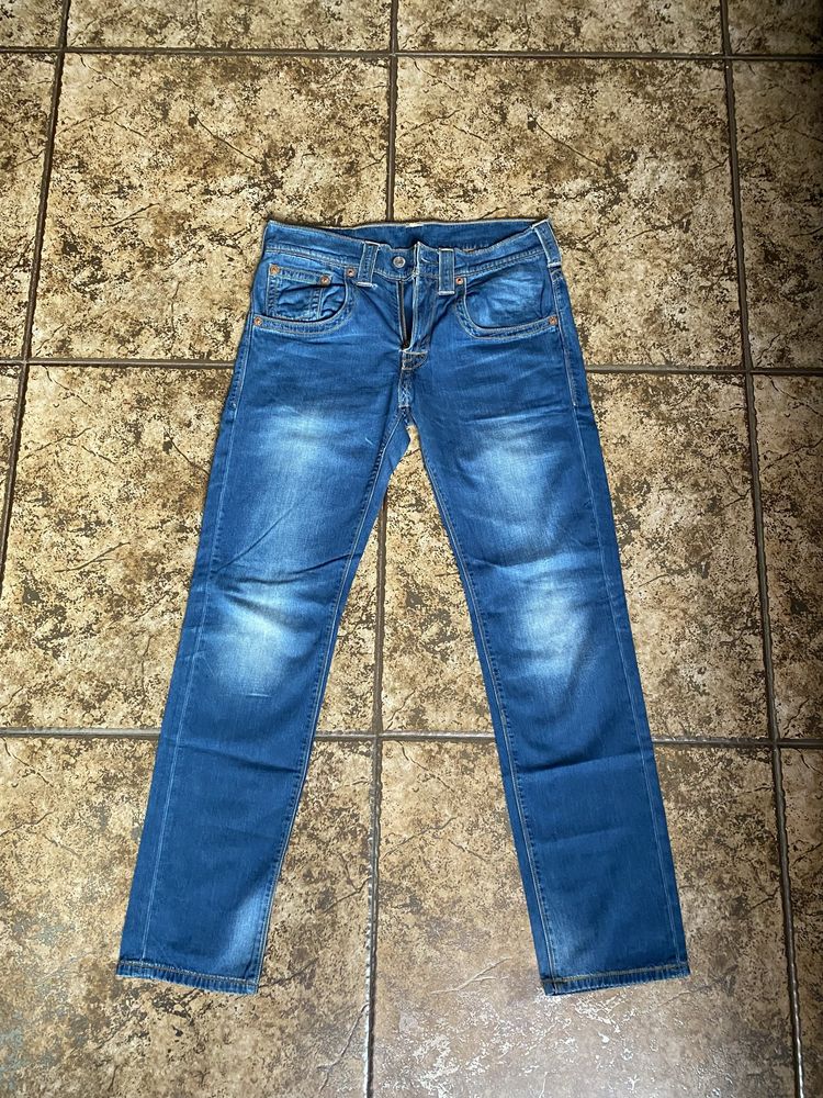 Продаются мужские джинсы Levis