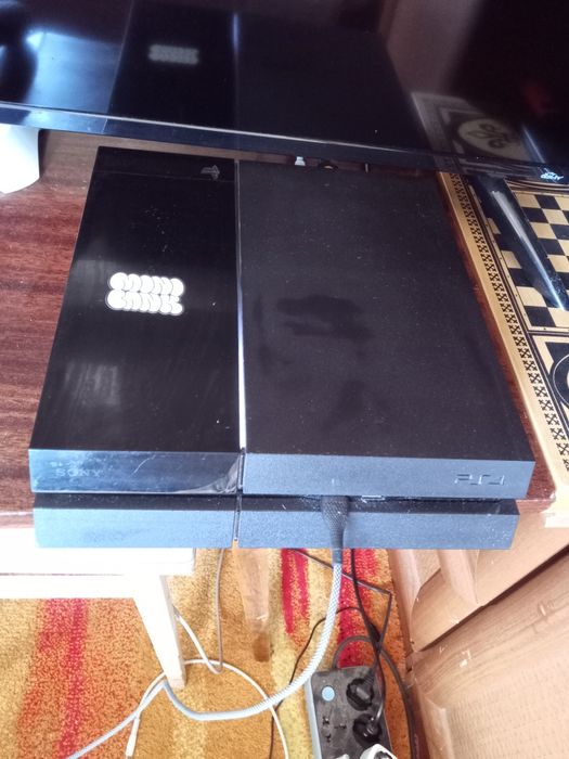 Плейстейшен 4 / PS4