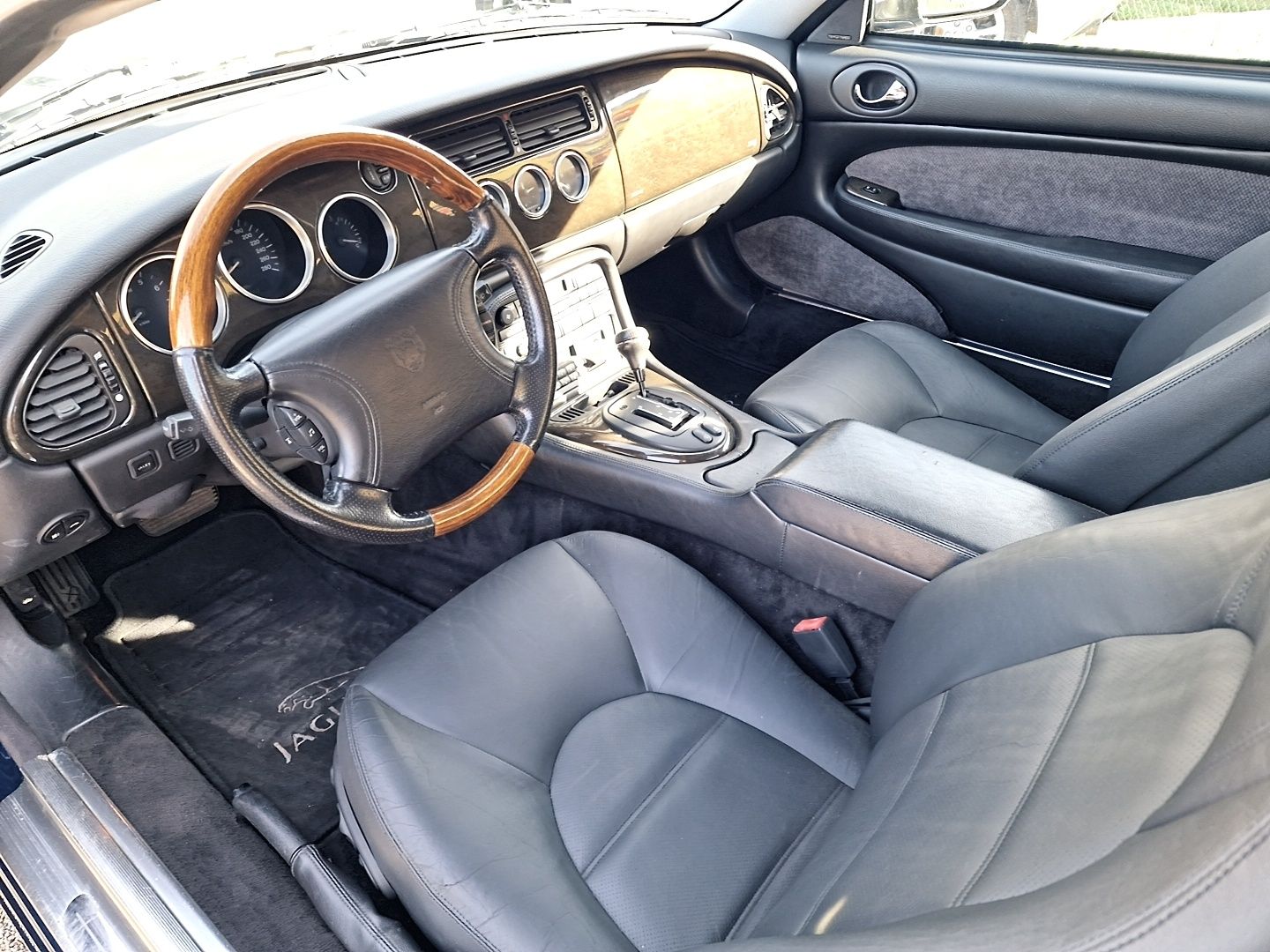 Jaguar XK8 4.0i v8  €FIXO€