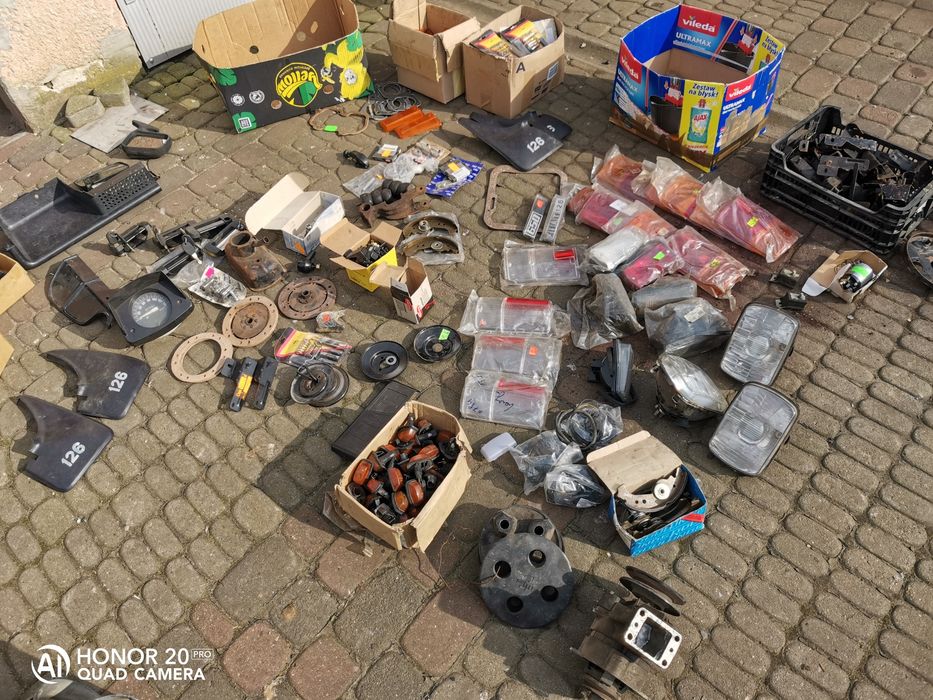 Części Fiat 126 lampy klosze zamki klamki chlapacze hak holowniczy