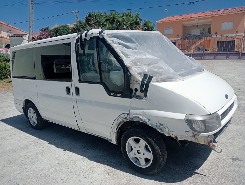 Ford Transit 9 lugares S/motor