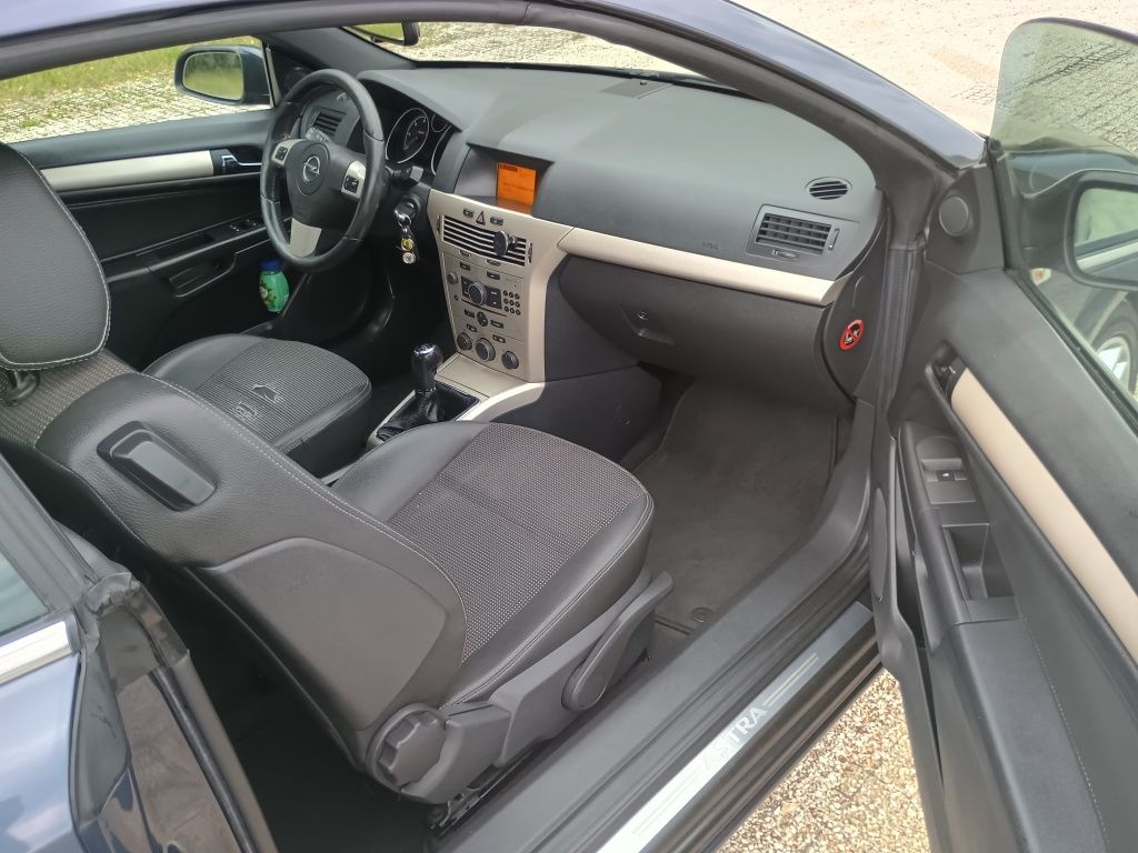 Opel Astra Cabrio 2007 r. 135 tyś