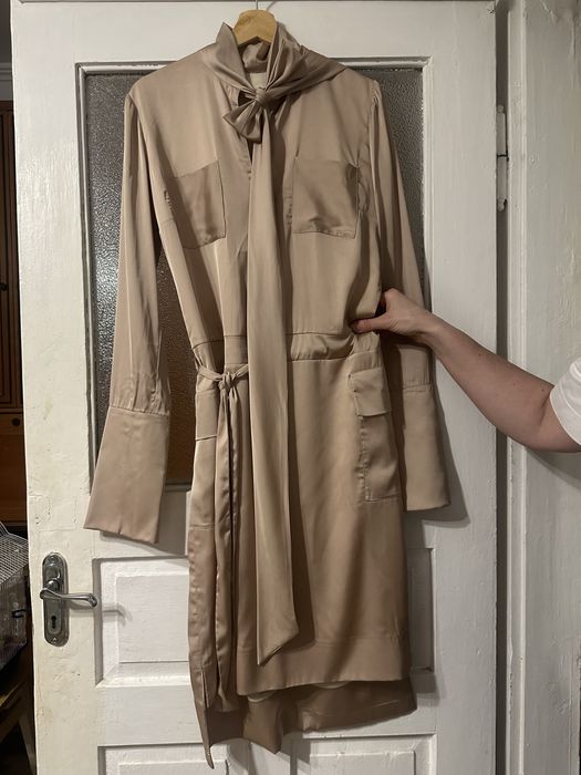 Жіноча вечірня сукня