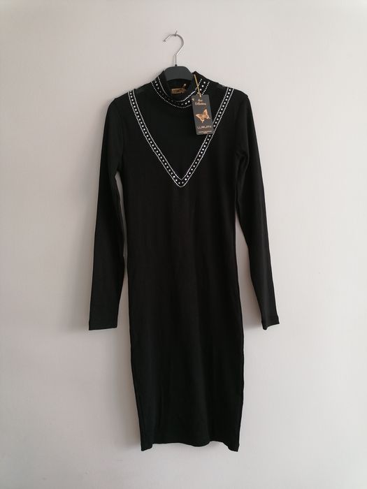 Sukienka prążkowana półgolf z kryształkami