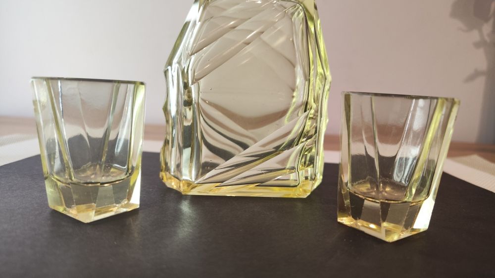 Karafka Art Deco, szkło, Czechosłowacja