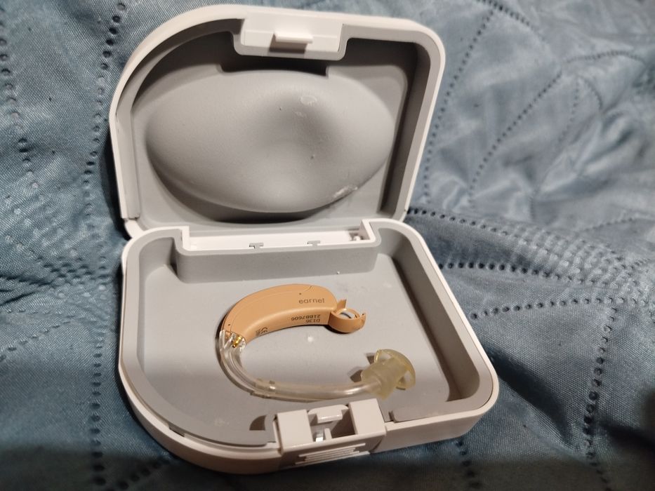 Слуховой аппарат earnet D136