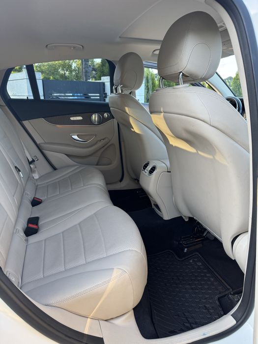 Mercedes GLC 250 AMG Faktura 23 vat ASO 211 KM