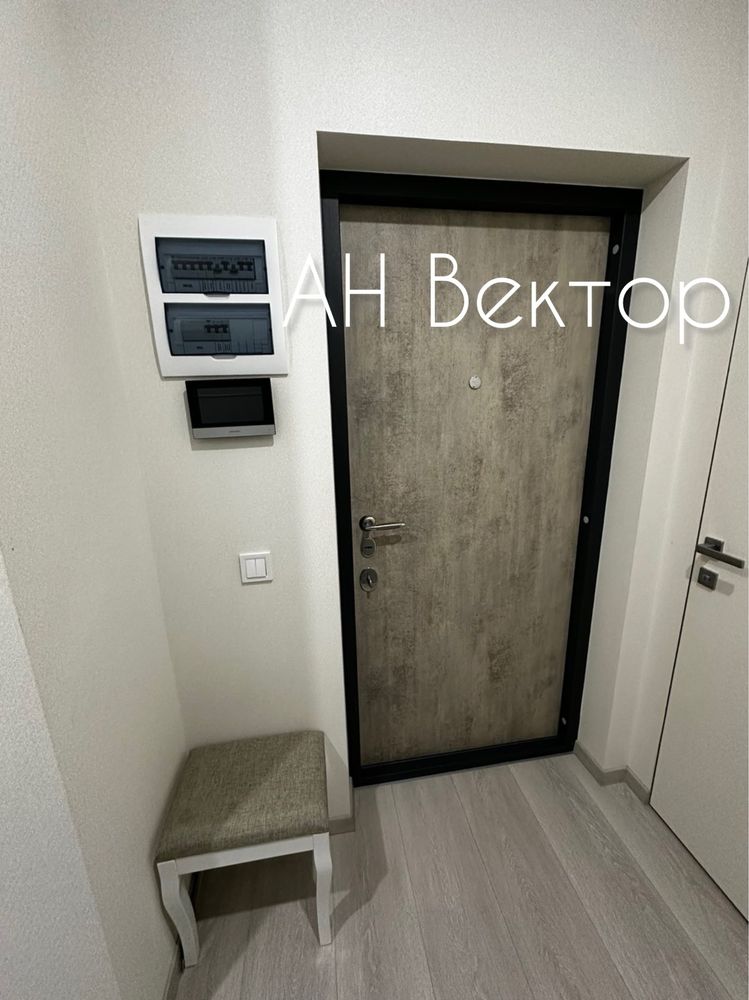 Продам 1 комн квартиру 42 м2 новострой ЖК Журавли м.Героев Труда