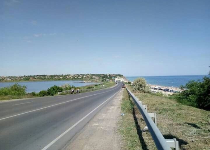Торг Продам дом 4 ком.+ гостевой дом,подвал,18 соток.Море и лиман