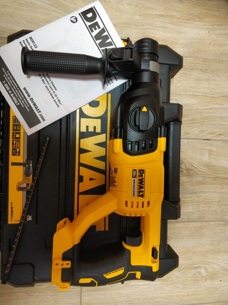 Акция! Аккумуляторный перфоратор Dewalt SDS-Plus DCH133 в кейсе Tstak