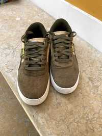 Army Green G. Vila Puma Trainers