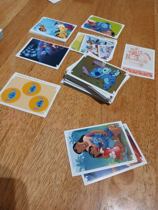 Naklejki Stitch do albumu Panini 2025