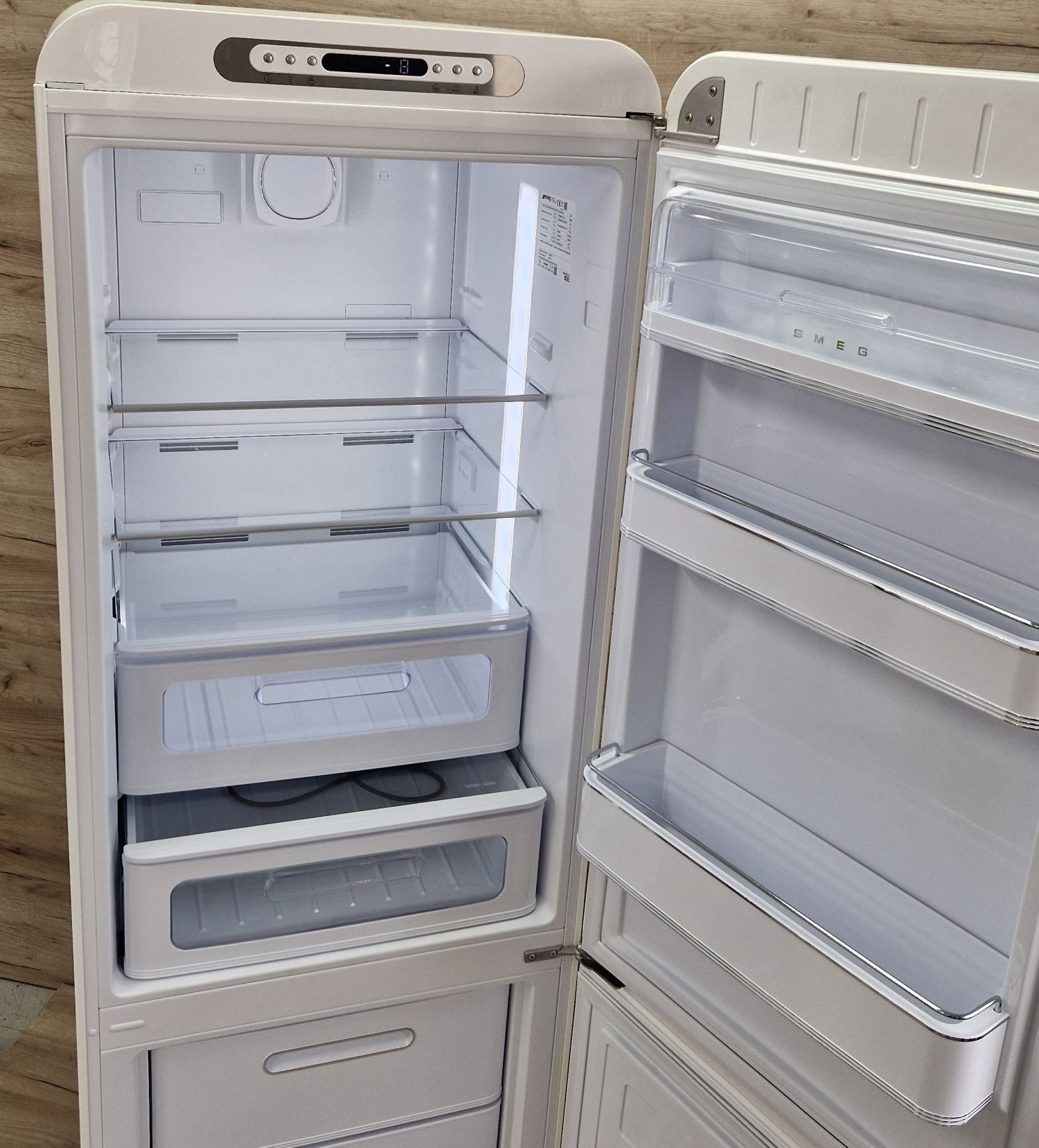 ТОП.Холодильник з морозильною камерою Smeg.FAB32RWH5.