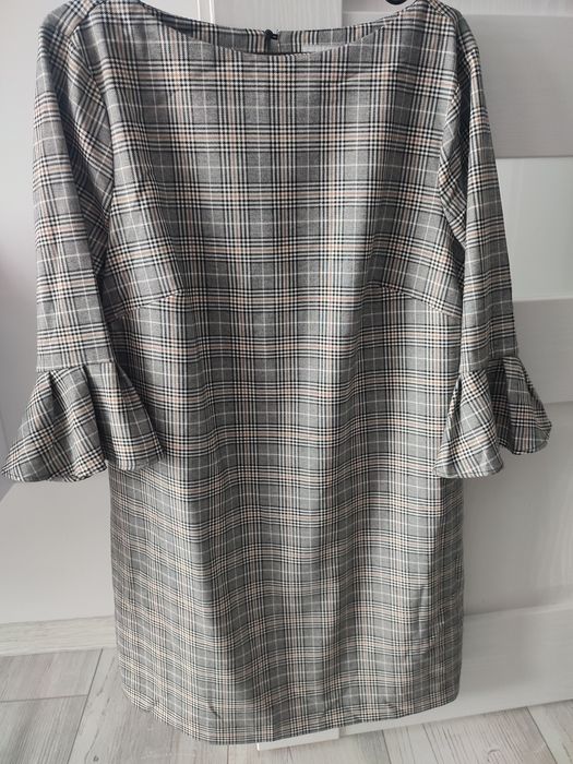 Класичне жіноче плаття