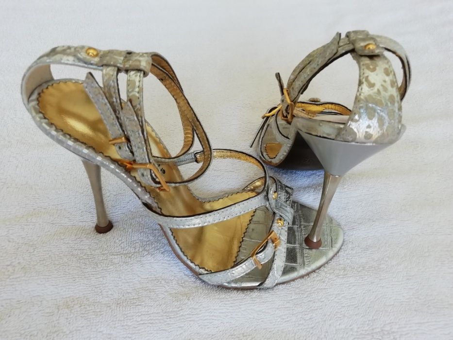 Sandálias Bugatty Nº34, como novas