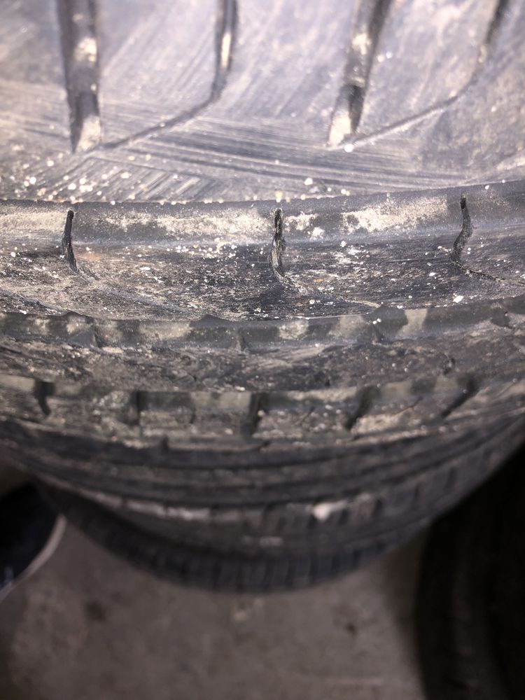 Opony Pirelli 235/50/19 R lato jak nowe SUv