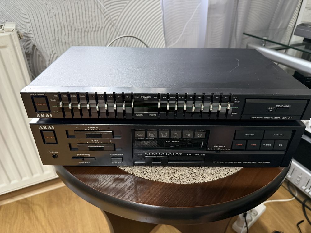 Zestaw vintage - akai wzmacniacz i equalizer