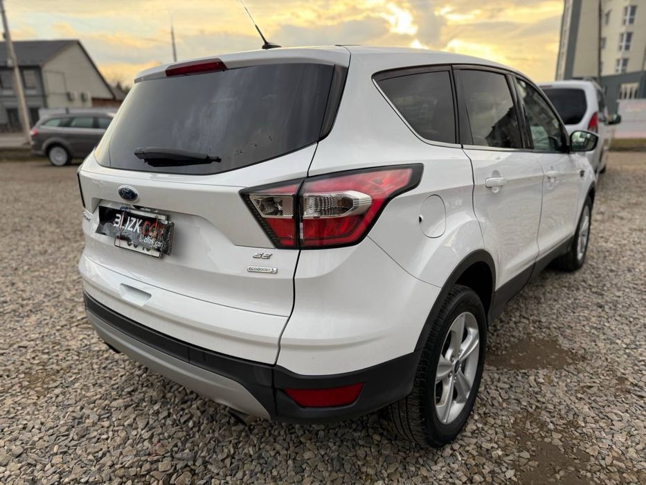 Форд ескейп 2016 рік