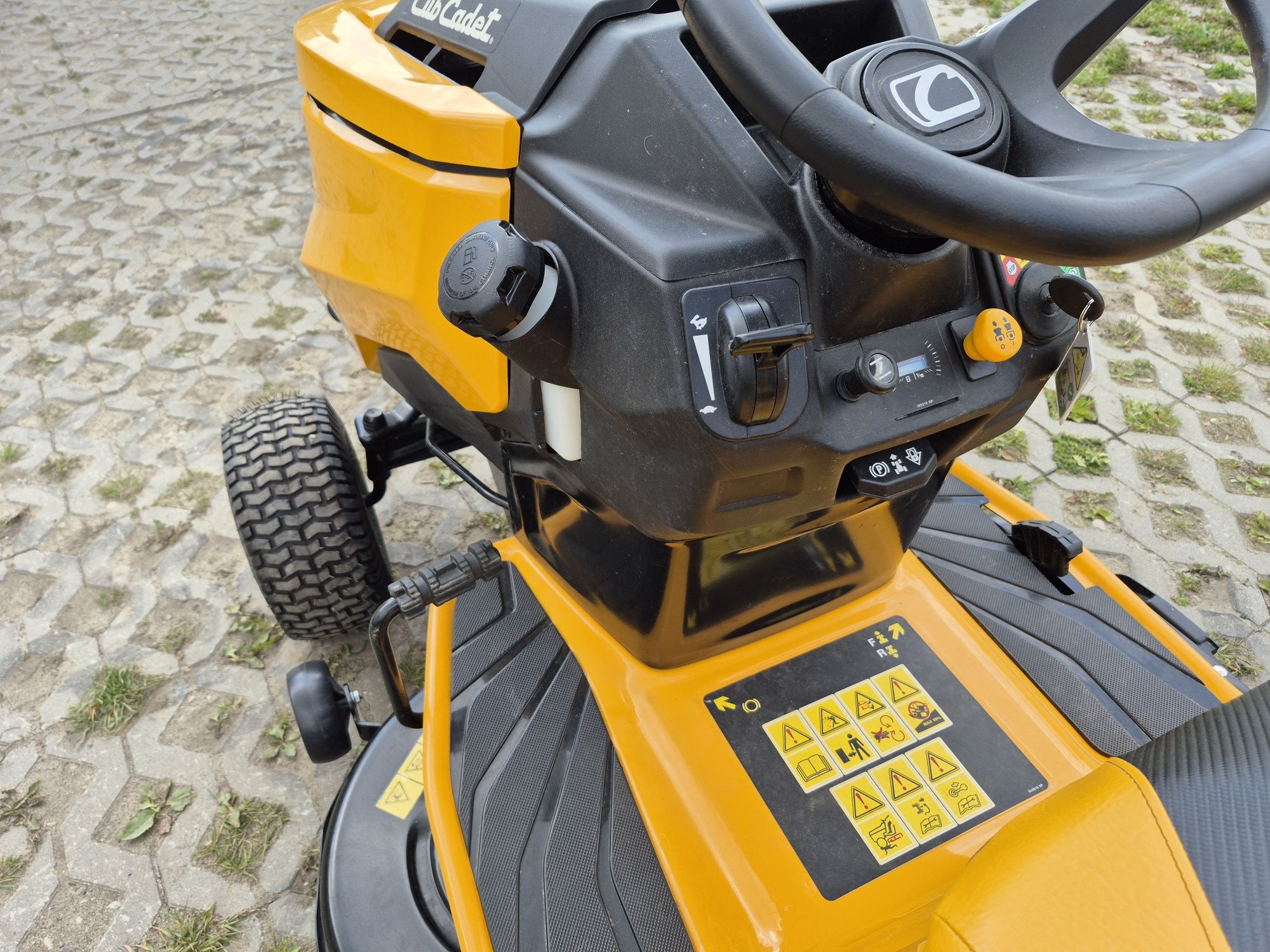 Kosiarka ciągniczek cub cadet nowa nie używana
