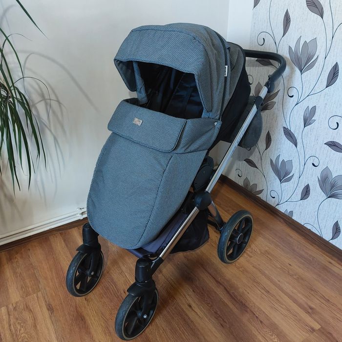 Wózek dziecięcy 4w1 Riko Qubus Maxi-Cosi baza nosidełko