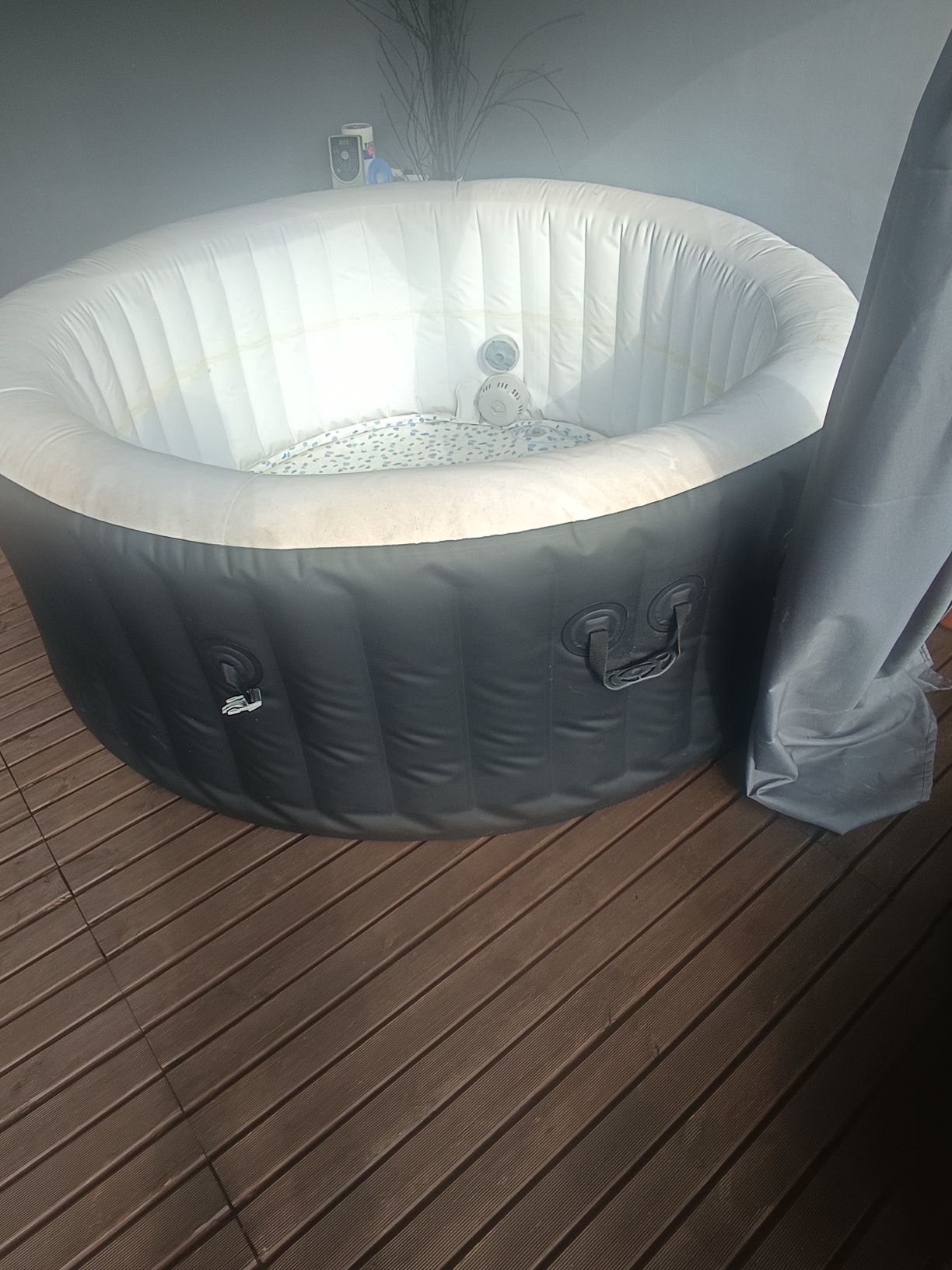 Dzakuzja LAY-Z-SPA. Miami