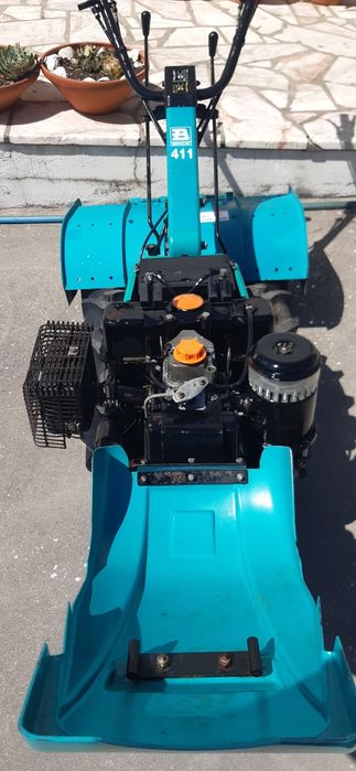 Motocultivador Bertolini Lombardini pulverizador