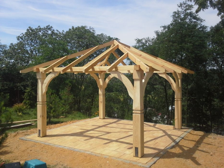 Altanka Konstrukcja na rzeźbionych słupach Altanki Wiaty Altana Altany