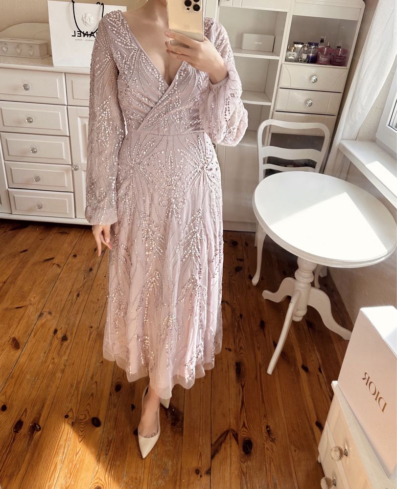 Bogato zdobiona sukienka beauut - asos cekinowa sukienka midi