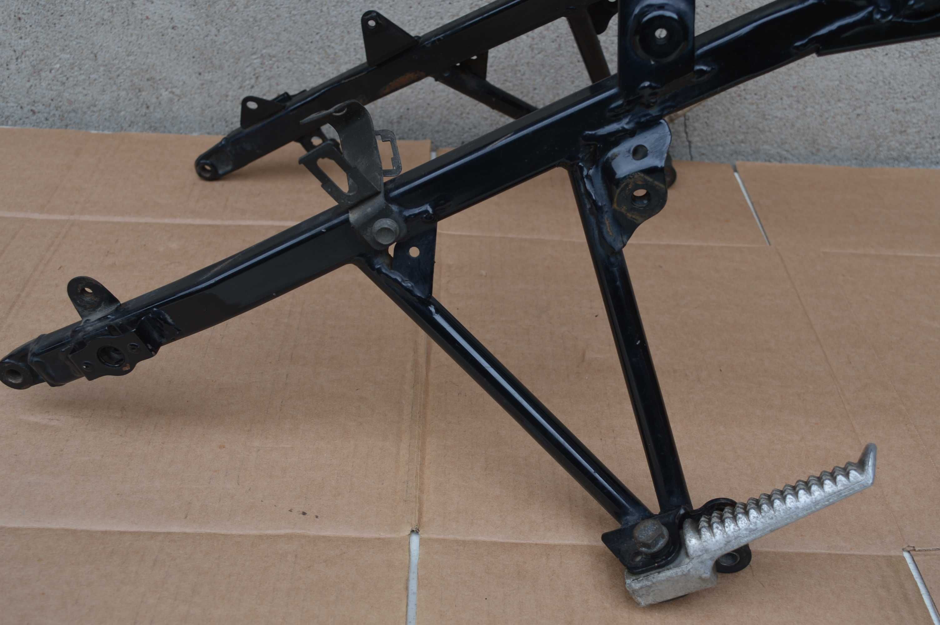 Honda VFR 750 rc24 '86-87r RAMA subframe ogon