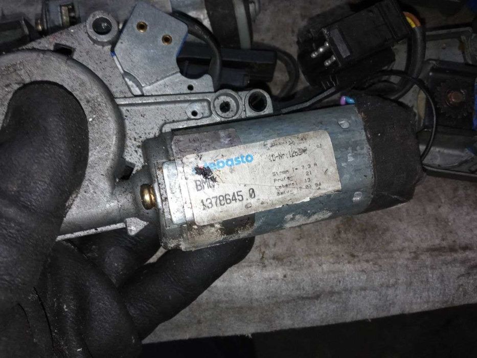 Моторчик люка BMW E32 E34 Webasto SWF 403198 13786450 Авторозборка