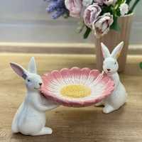 Керамічне блюдо на ніжці Квіткові Кролики 25,5 см