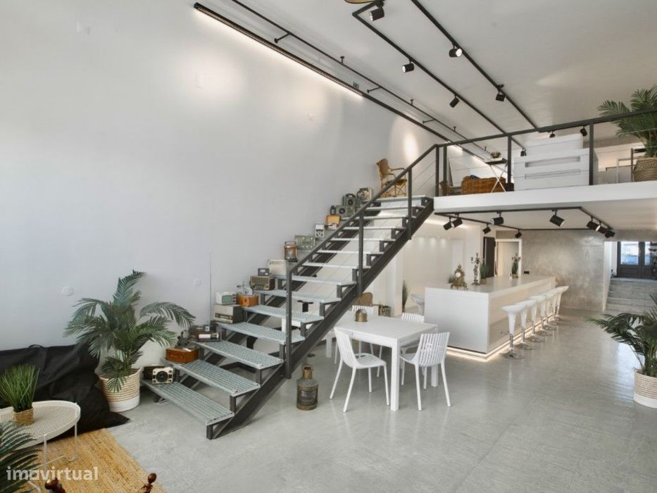 Espaço Versátil e Sofisticado para Investimento ou habitação em Pen...