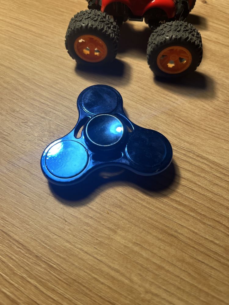 Monster truck i spinner