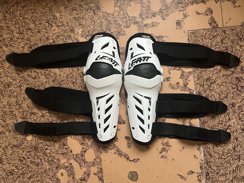 Наколінники Leatt Dual Axis S/M