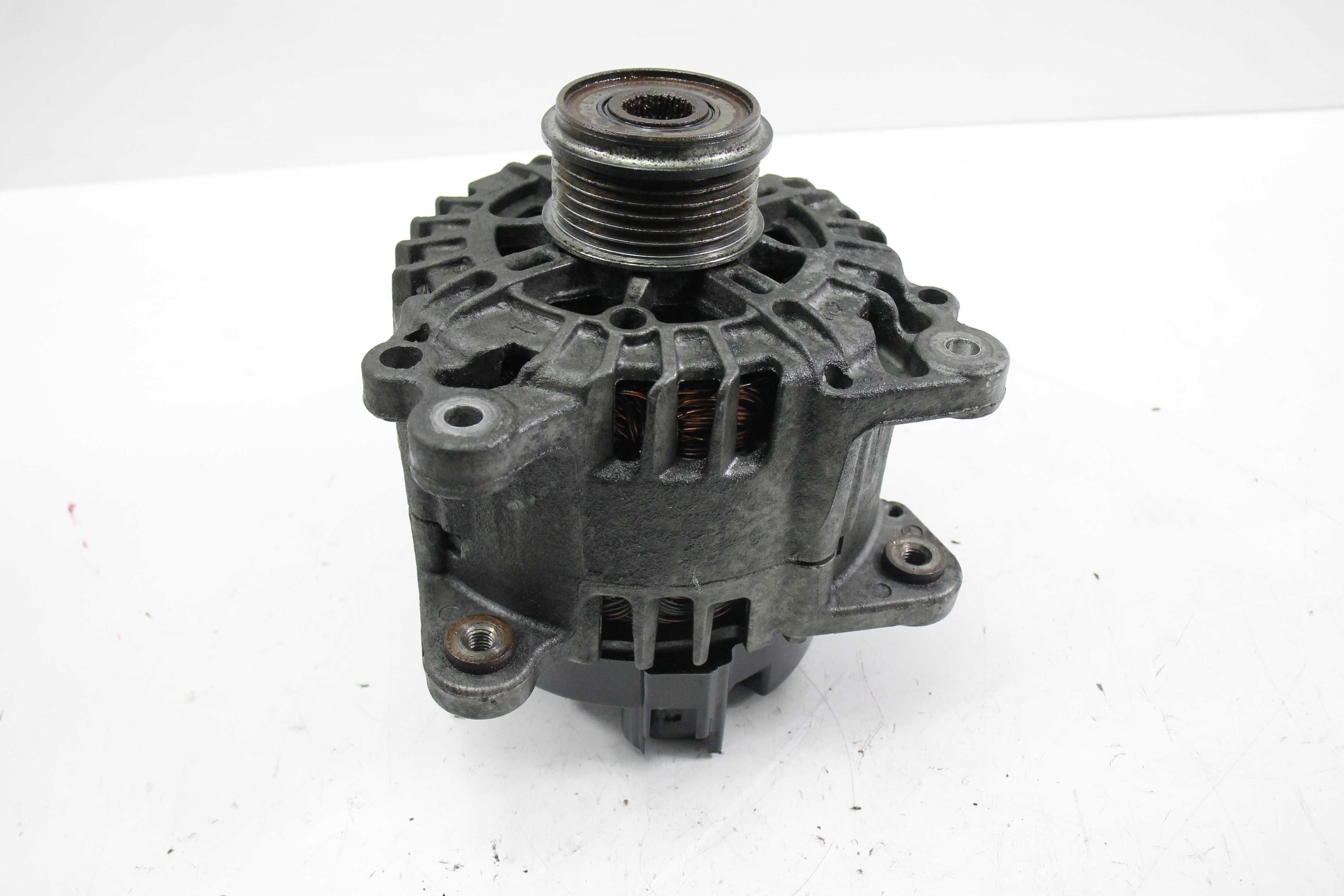 Alternator Valeo ccw Audi A4 b8 A5 8T A6 C7 Q7 3.0 V6 Tdi Vw Touareg