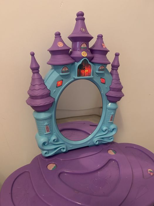 Toaletka dla dzieci elza zamek świecaca grajaca Moya Mia