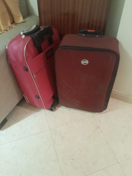 Malas de viagem usadas.