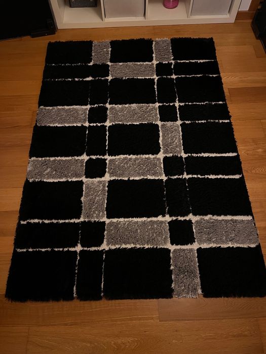 Carpetes em bom estado de conservação