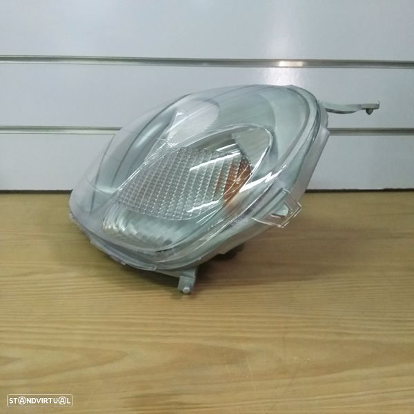Farol Toyota Yaris modelo: 1999 até 2003 novo