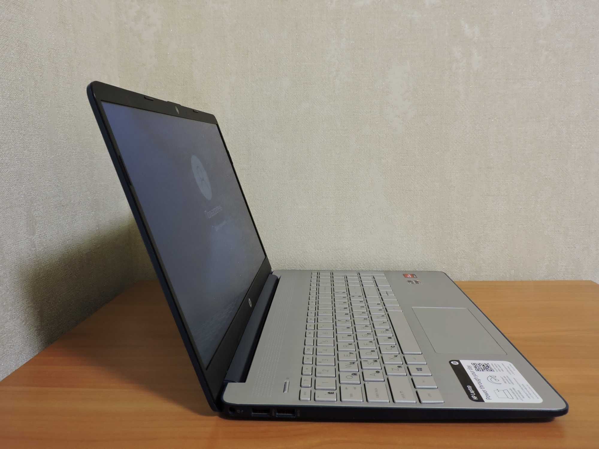Шестиядерный Hewlett-Packard/15.6"/Ryzen 5 5500U/16/512/Vega